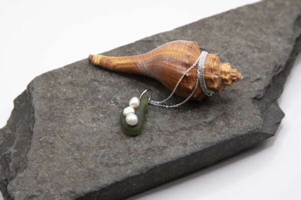 Deep Green Norfolk Sea Glass with Freshwater pearls