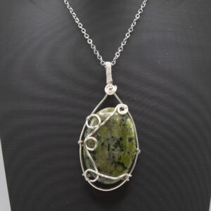 CANADIAN AGATE IN SILVER PLATE WIRE