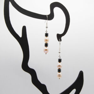 FRESH WATER PEARL AND HEMATITE SILVER EARRINGS