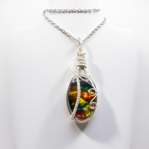 DICHROIC GLASS WITH CHAIN