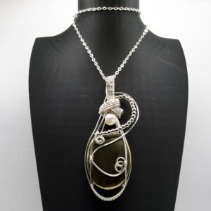 Healers Gold In silver plate wire with Freshwater pearl