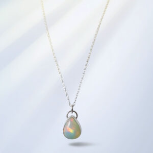 3.4 CT TEAR DROP CRYSTAL OPAL