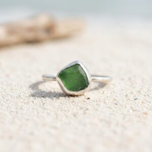 SENNEN COVE GREEN SEAGLASS SILVER RING